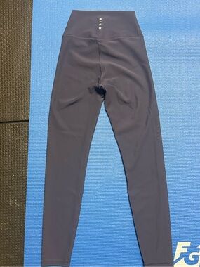 Wilo High-Waist Navy Performance Leggings